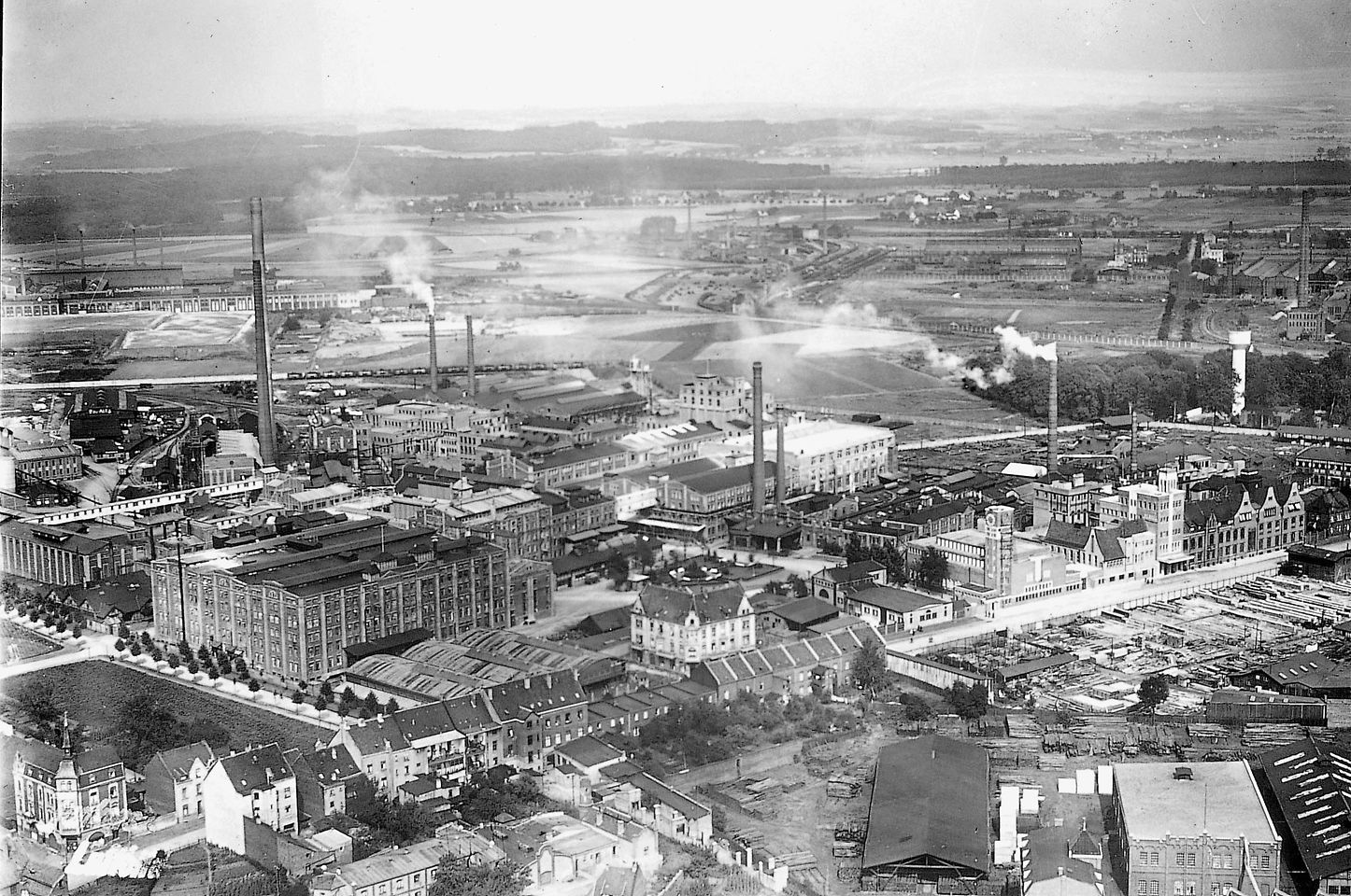 Aerial shot of Düsseldorf-Holthausen and the Henkel site from 1927.